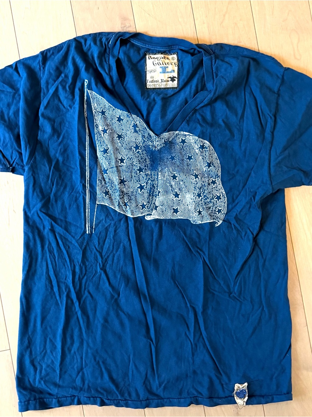 Men’s L Rogues Gallery flag tshirt vintage Y2K